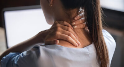 Discectomia e rimozione di ernia fibrocalcifica cervicale e posizionamento di protesi mobile