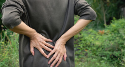 Rimozione cisti sinoviale articolare intracanalare senza artrodesi